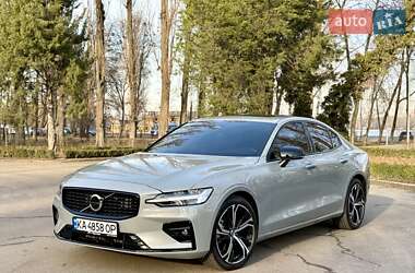 Седан Volvo S60 2024 в Киеве