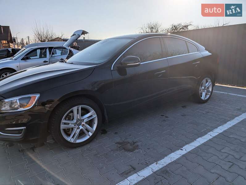 Седан Volvo S60 2013 в Умані