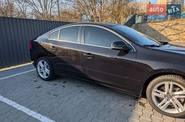 Седан Volvo S60 2013 в 