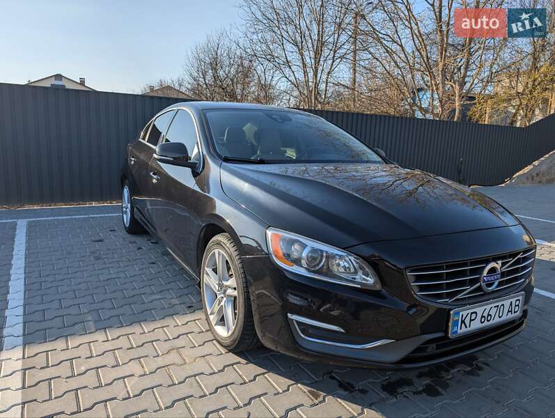 Седан Volvo S60 2013 в Умані