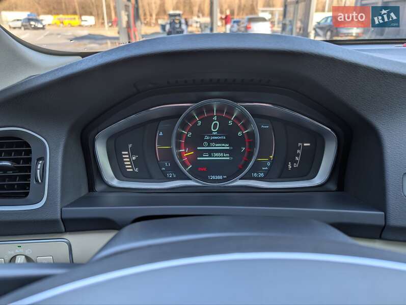Седан Volvo S60 2013 в Умані
