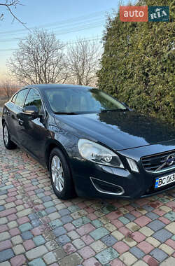 Седан Volvo S60 2011 в 