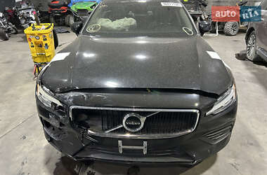 Седан Volvo S60 2019 в 