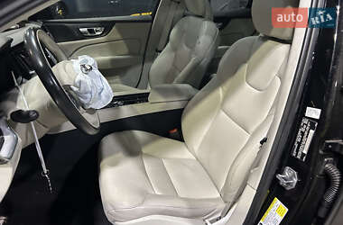 Седан Volvo S60 2019 в 