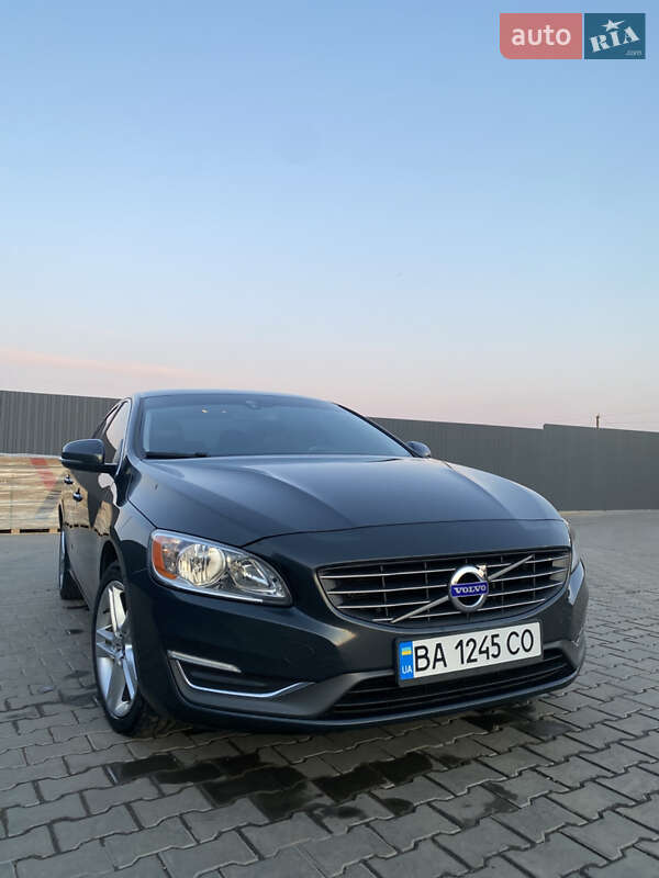 Седан Volvo S60 2013 в Южноукраинске