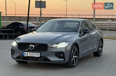 Седан Volvo S60 2023 в 