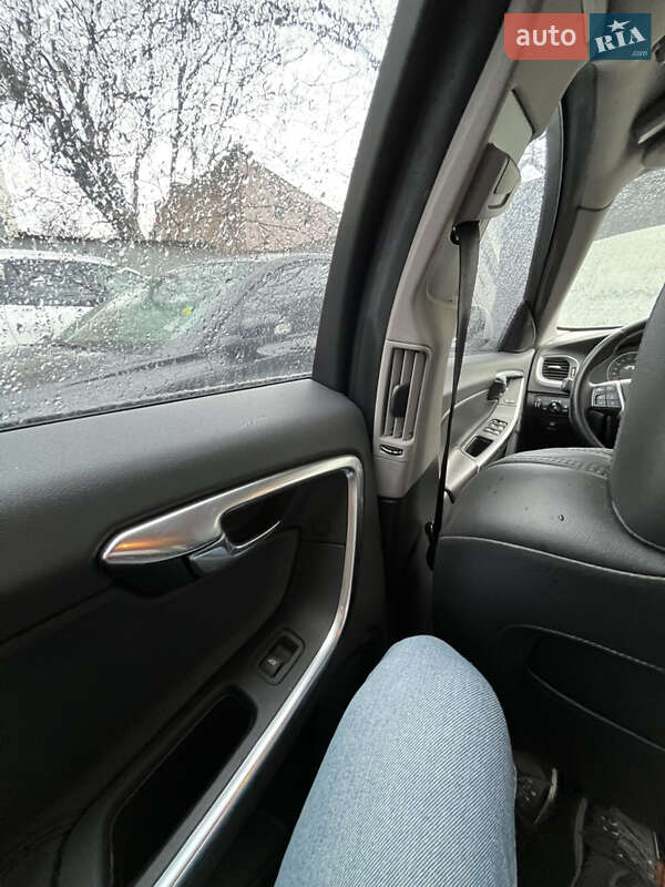 Седан Volvo S60 2011 в Ивано-Франковске