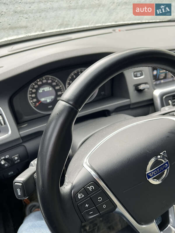 Седан Volvo S60 2011 в Ивано-Франковске