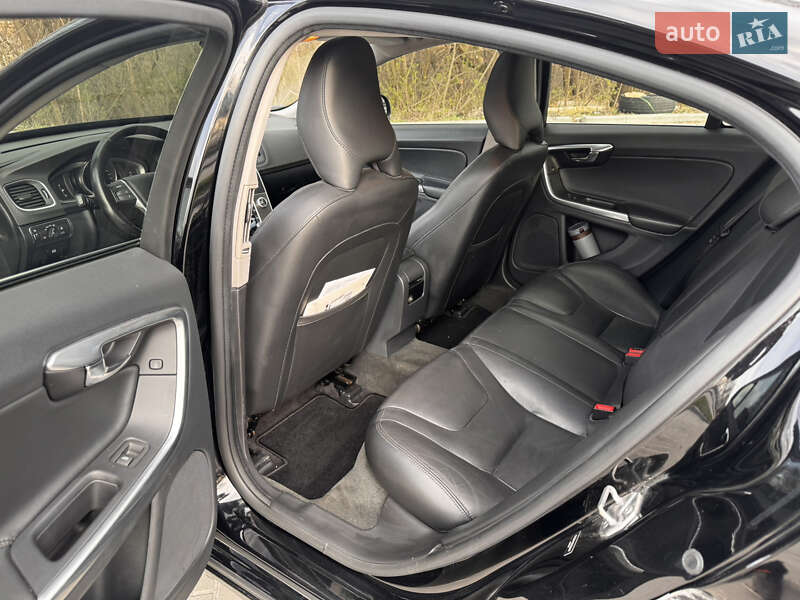 Седан Volvo S60 2015 в Тернополе