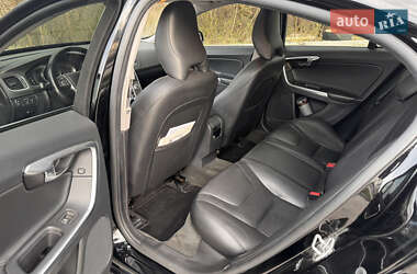 Седан Volvo S60 2015 в 