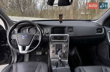 Седан Volvo S60 2015 в 