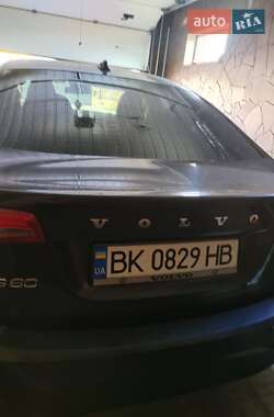 Седан Volvo S60 2011 в 
