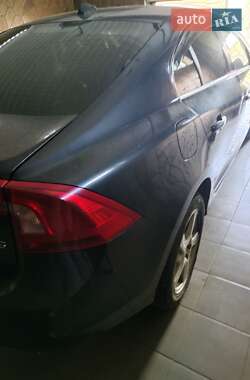 Седан Volvo S60 2011 в 