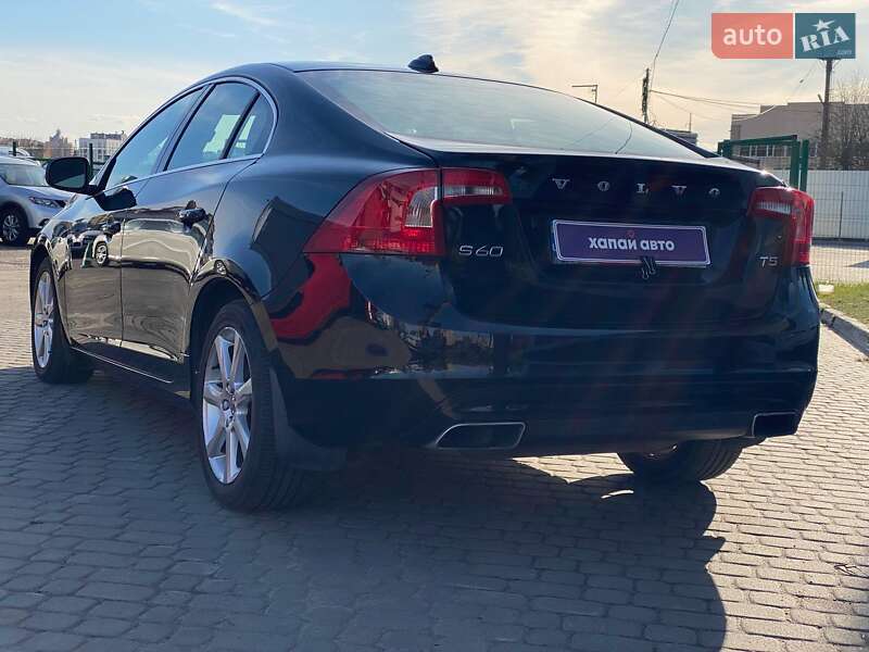 Седан Volvo S60 2016 в Львове