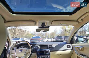 Седан Volvo S60 2015 в 