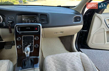 Седан Volvo S60 2013 в 