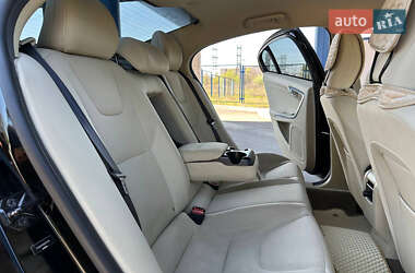 Седан Volvo S60 2013 в 
