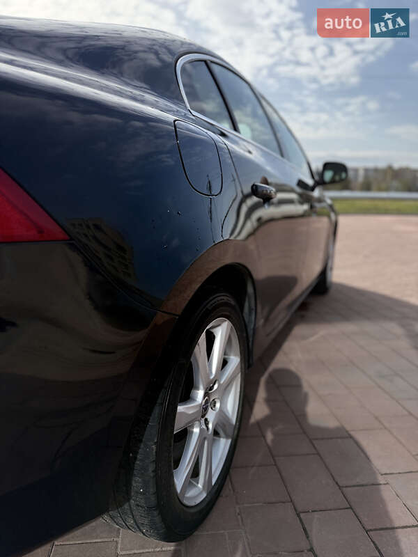 Седан Volvo S60 2016 в Нетешине