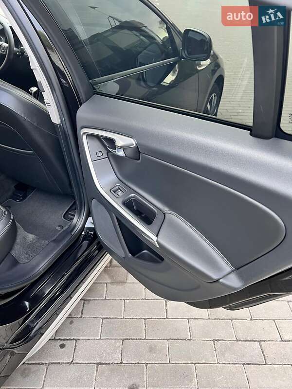 Седан Volvo S60 2017 в Киеве