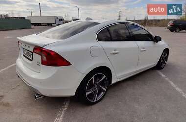 Седан Volvo S60 2011 в 