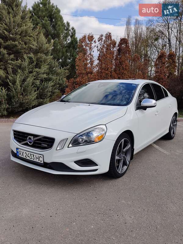 Седан Volvo S60 2011 в 