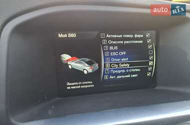 Седан Volvo S60 2015 в 