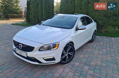 Седан Volvo S60 2015 в 