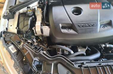 Седан Volvo S60 2015 в 