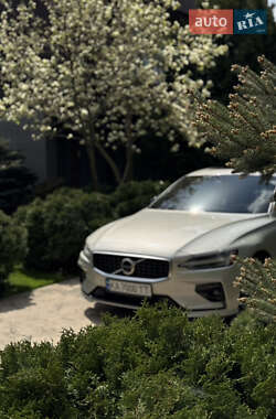 Седан Volvo S60 2019 в 