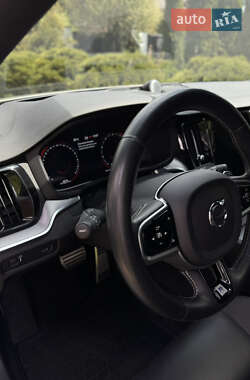 Седан Volvo S60 2019 в 