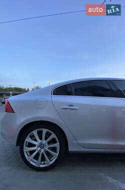 Седан Volvo S60 2016 в 