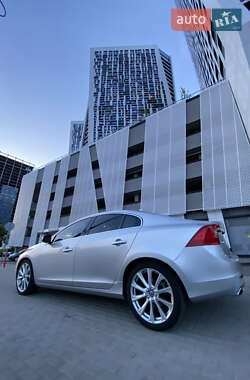 Седан Volvo S60 2016 в 