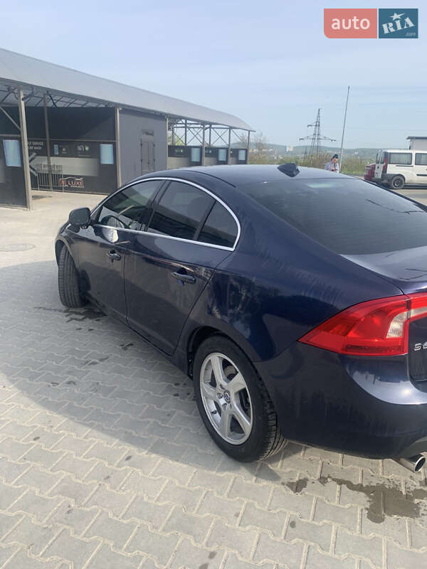 Седан Volvo S60 2012 в Львове