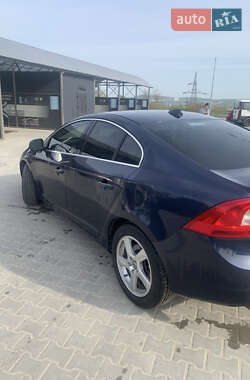 Седан Volvo S60 2012 в 