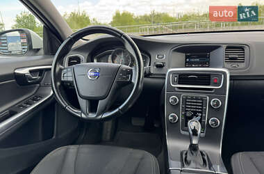 Седан Volvo S60 2015 в 