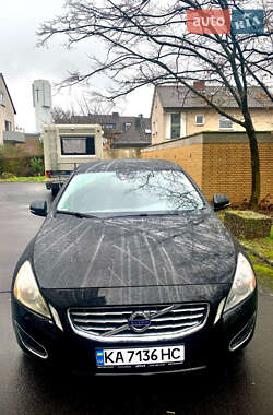 Седан Volvo S60 2012 в Киеве