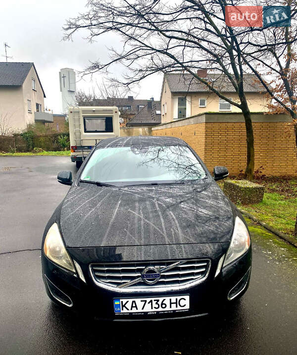 Седан Volvo S60 2012 в Києві