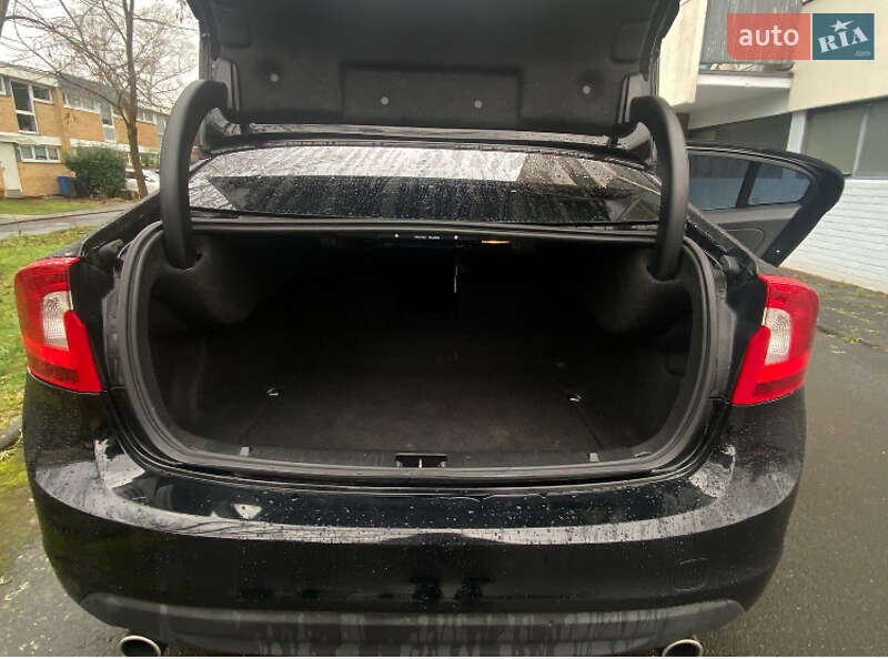 Седан Volvo S60 2012 в Києві