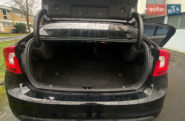 Седан Volvo S60 2012 в 