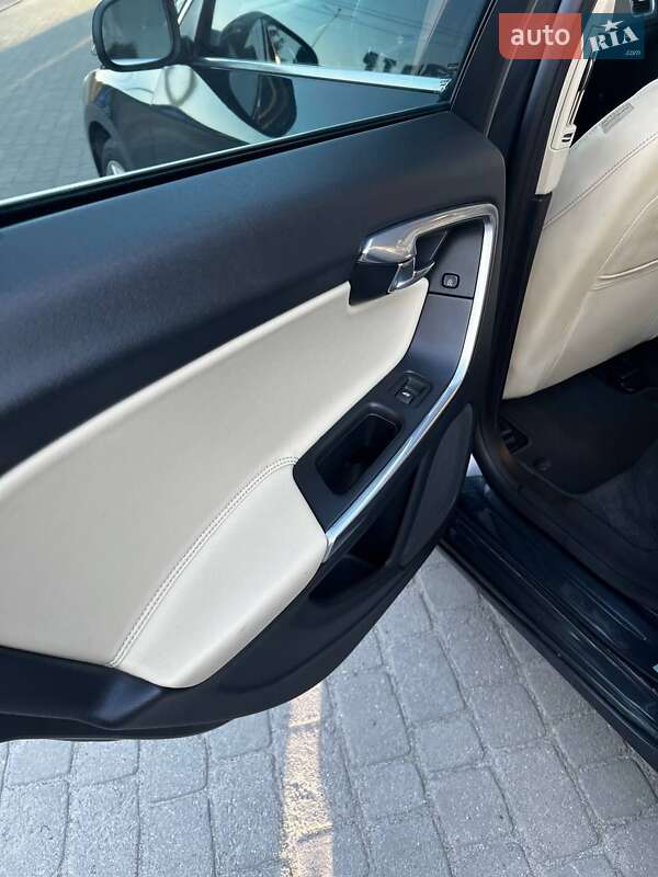 Седан Volvo S60 2016 в Шепетовке