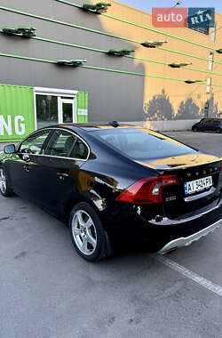 Седан Volvo S60 2010 в 