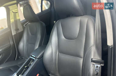 Седан Volvo S60 2015 в 