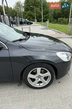 Седан Volvo S60 2012 в 