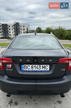 Седан Volvo S60 2012 в 