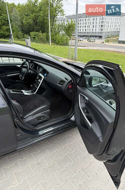 Седан Volvo S60 2012 в 