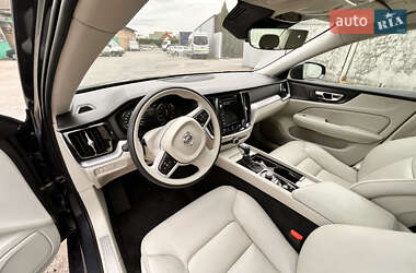 Седан Volvo S60 2019 в 