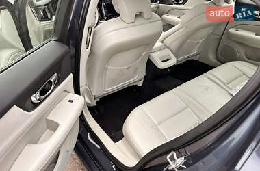 Седан Volvo S60 2019 в 