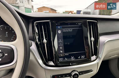 Седан Volvo S60 2019 в 