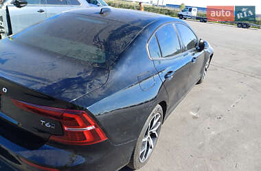 Седан Volvo S60 2019 в 