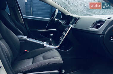 Седан Volvo S60 2011 в 